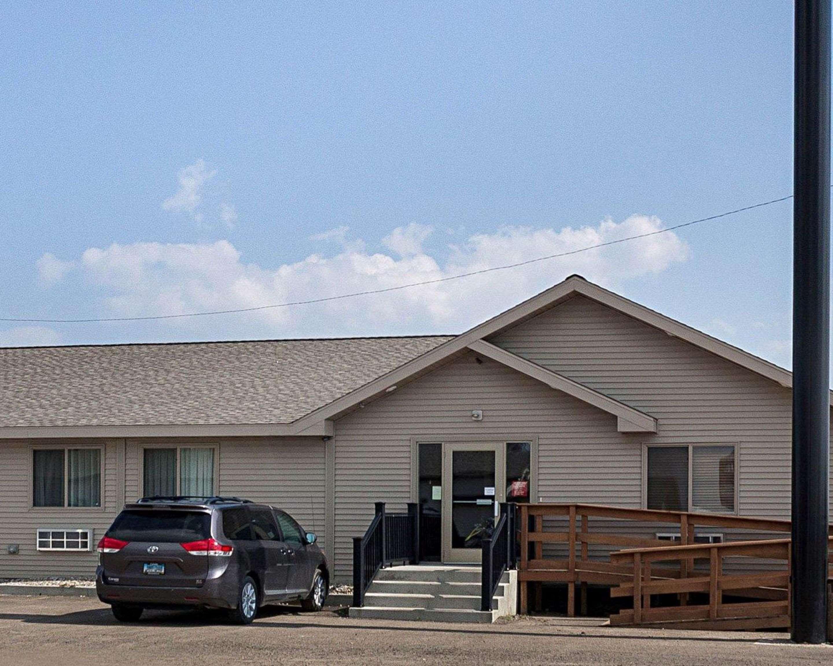 Econo Lodge Jamestown Exterior photo