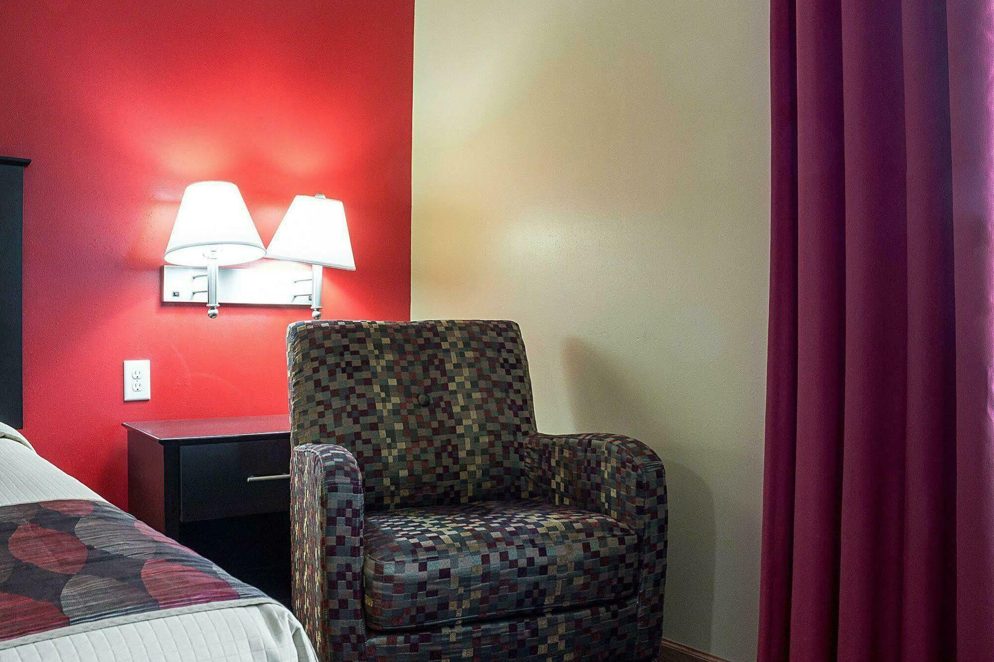 Econo Lodge Jamestown Exterior photo